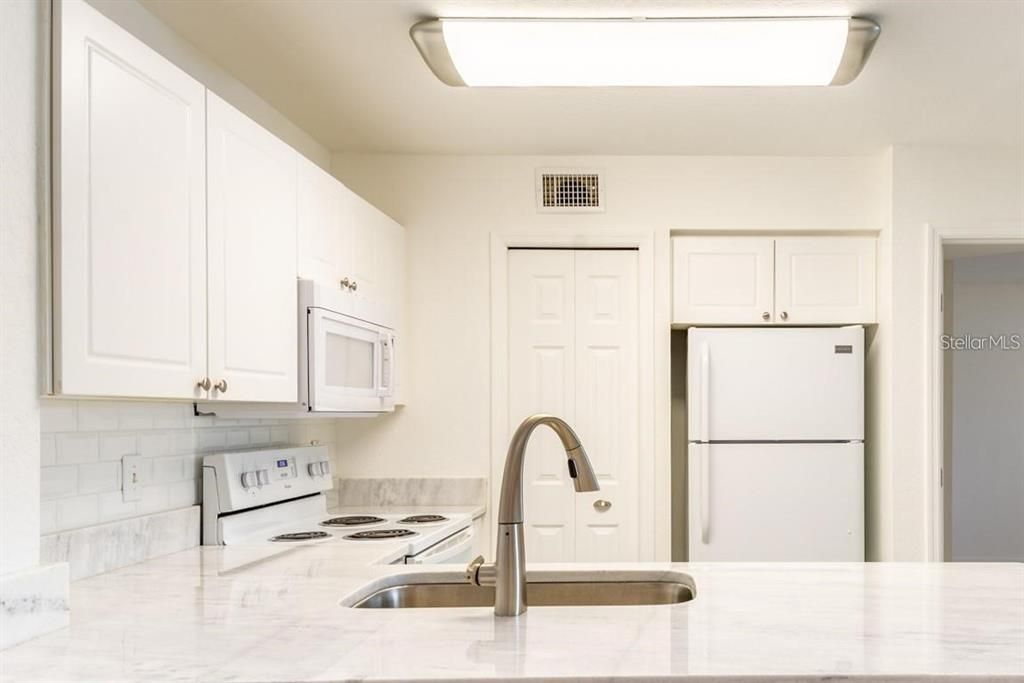 For Rent: $2,000 (2 beds, 2 baths, 1104 Square Feet)