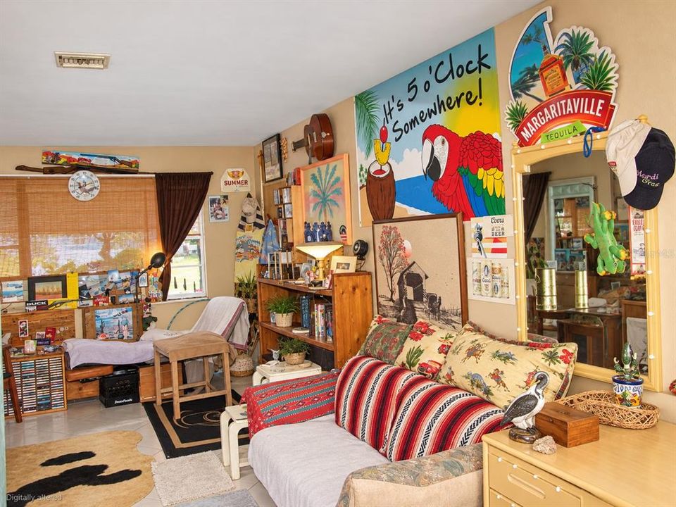 For Sale: $385,000 (2 beds, 1 baths, 784 Square Feet)