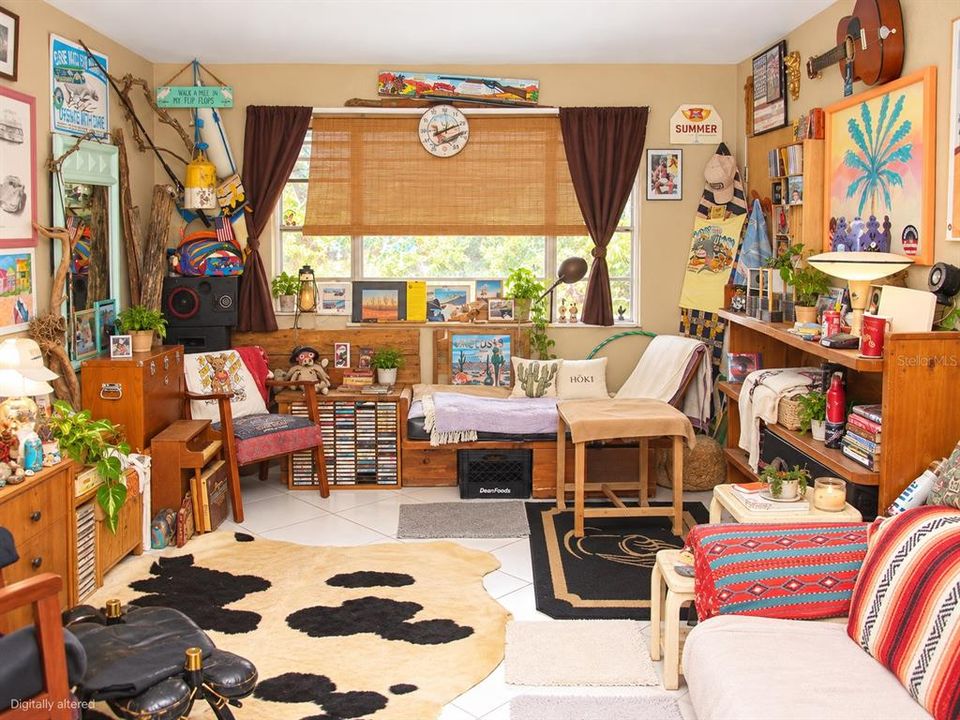 For Sale: $385,000 (2 beds, 1 baths, 784 Square Feet)