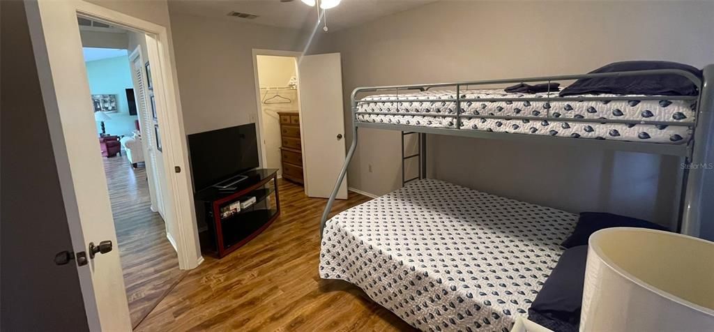 На продажу: $325,000 (3 спален, 2 ванн, 1630 Квадратных фут)