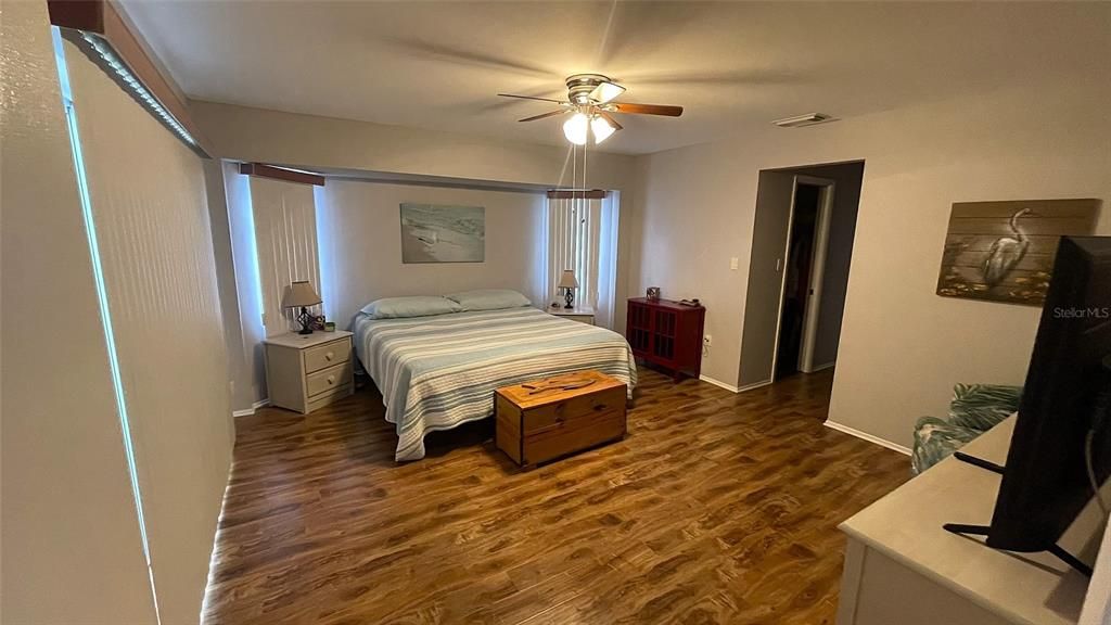 На продажу: $325,000 (3 спален, 2 ванн, 1630 Квадратных фут)