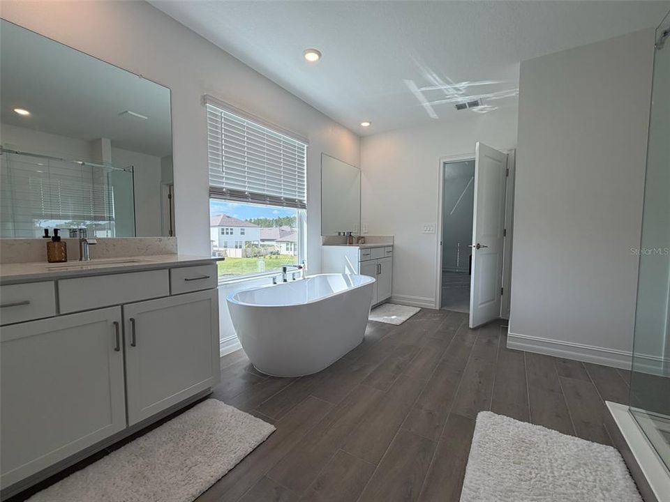 For Sale: $769,000 (5 beds, 4 baths, 3273 Square Feet)