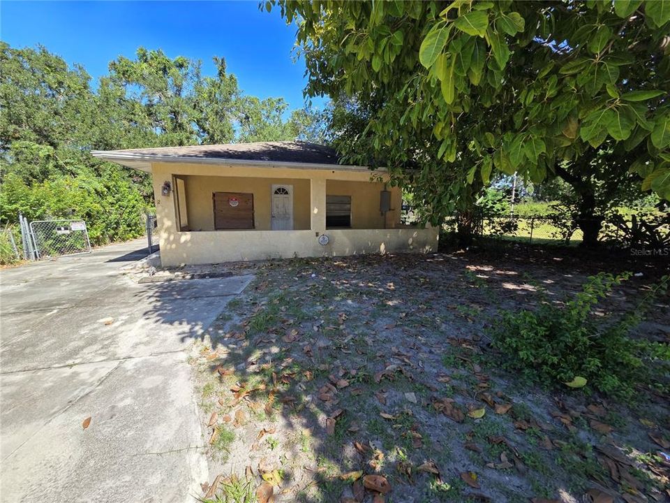 For Sale: $169,999 (2 beds, 2 baths, 951 Square Feet)