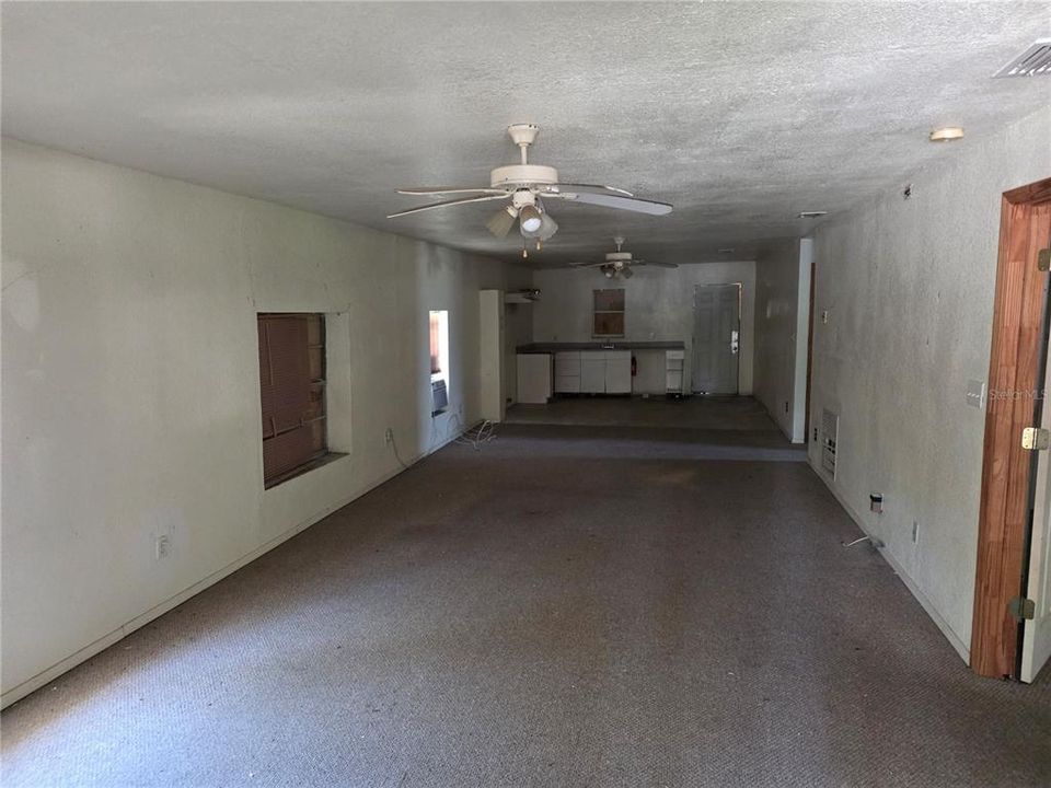 For Sale: $169,999 (2 beds, 2 baths, 951 Square Feet)
