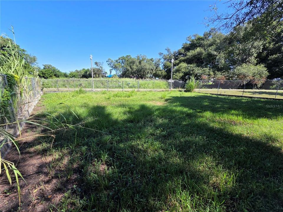 For Sale: $169,999 (2 beds, 2 baths, 951 Square Feet)