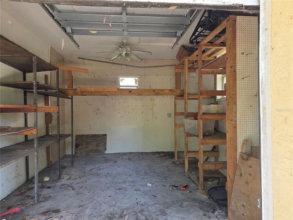 For Sale: $169,999 (2 beds, 2 baths, 951 Square Feet)