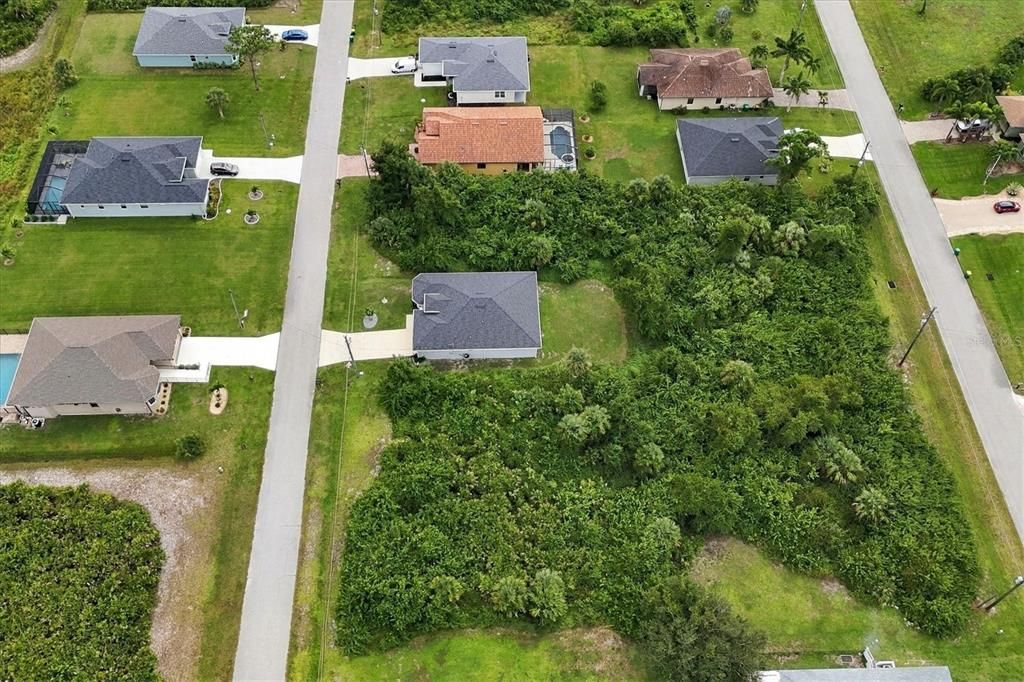 На продажу: $25,000 (0.17 acres)