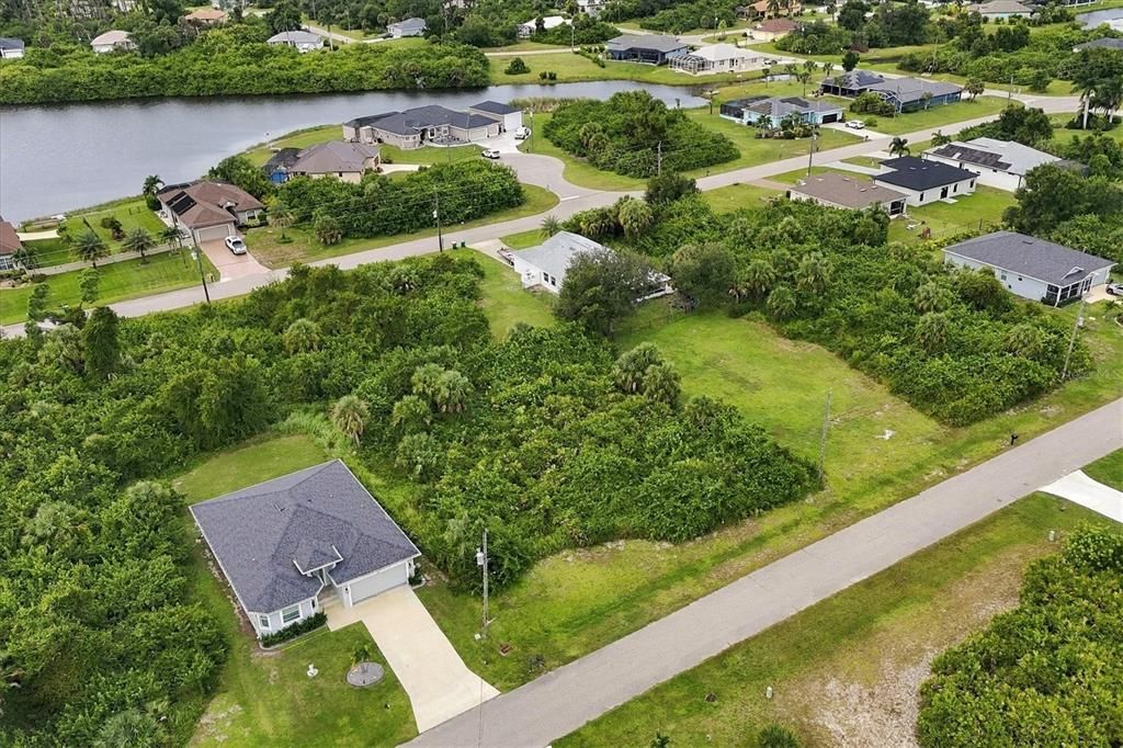 На продажу: $25,000 (0.17 acres)