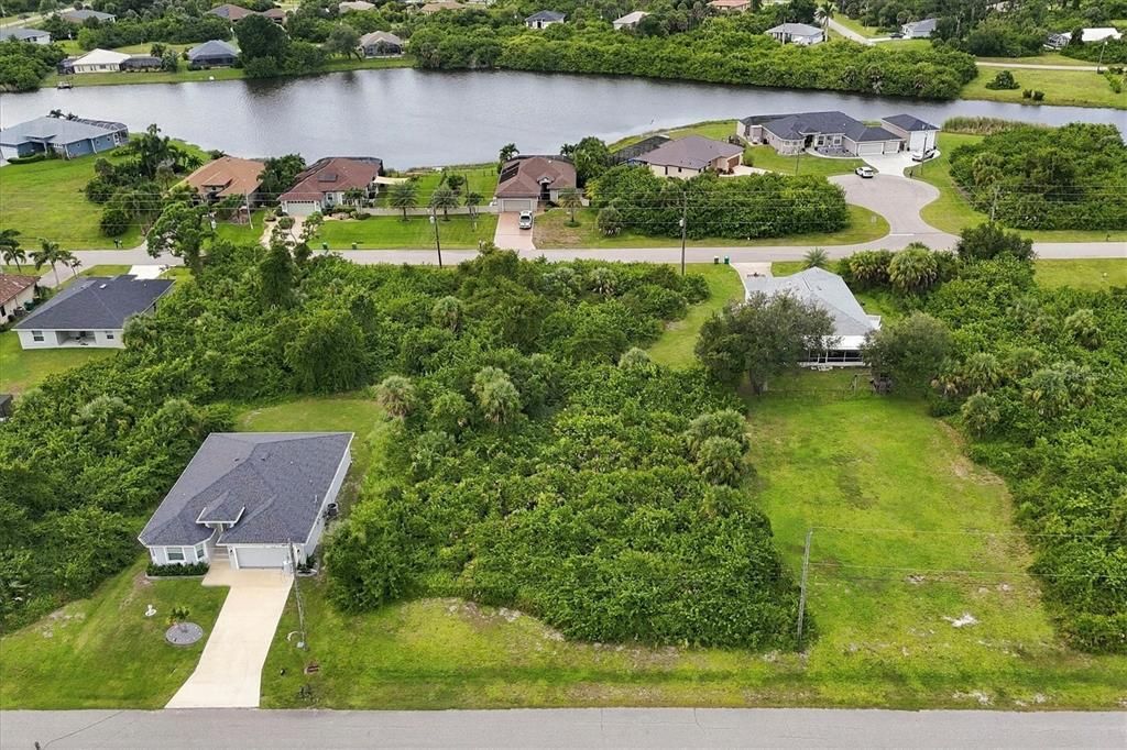На продажу: $25,000 (0.17 acres)