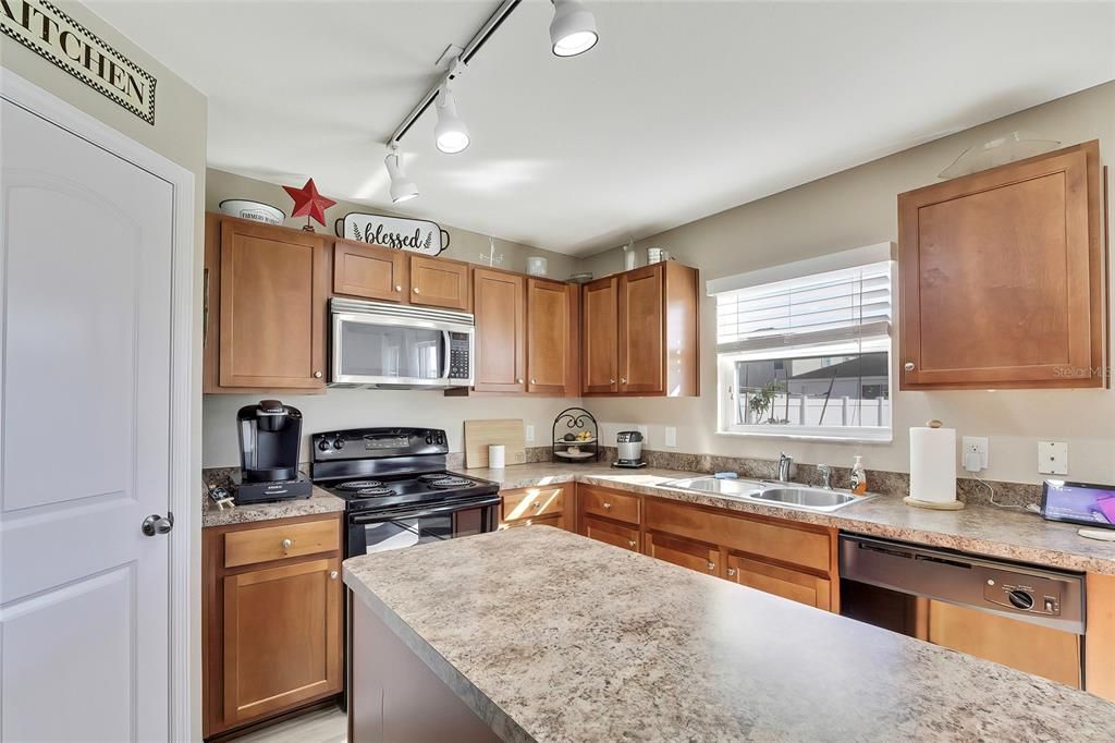 For Sale: $338,000 (3 beds, 2 baths, 2015 Square Feet)