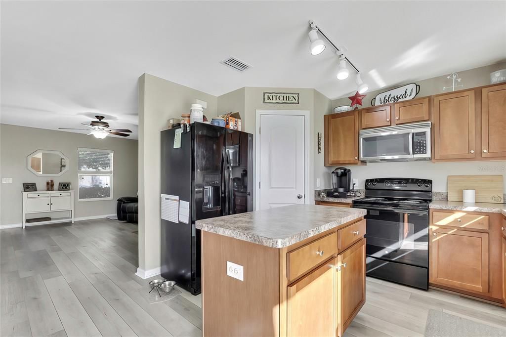 For Sale: $338,000 (3 beds, 2 baths, 2015 Square Feet)