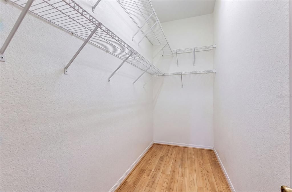 На продажу: $230,000 (2 спален, 2 ванн, 1355 Квадратных фут)