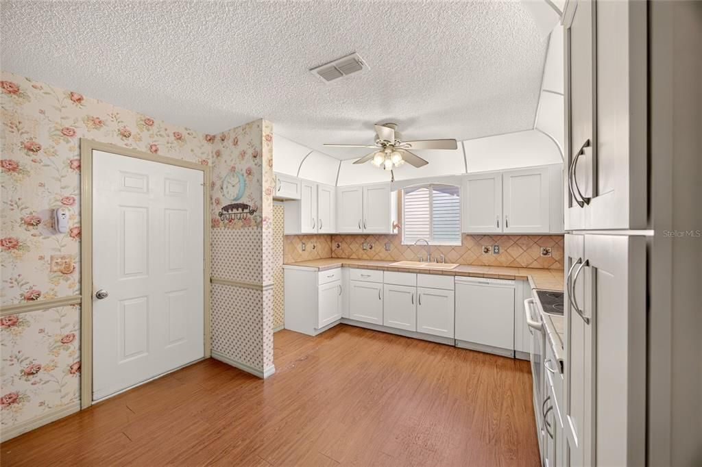 На продажу: $199,000 (3 спален, 2 ванн, 1526 Квадратных фут)