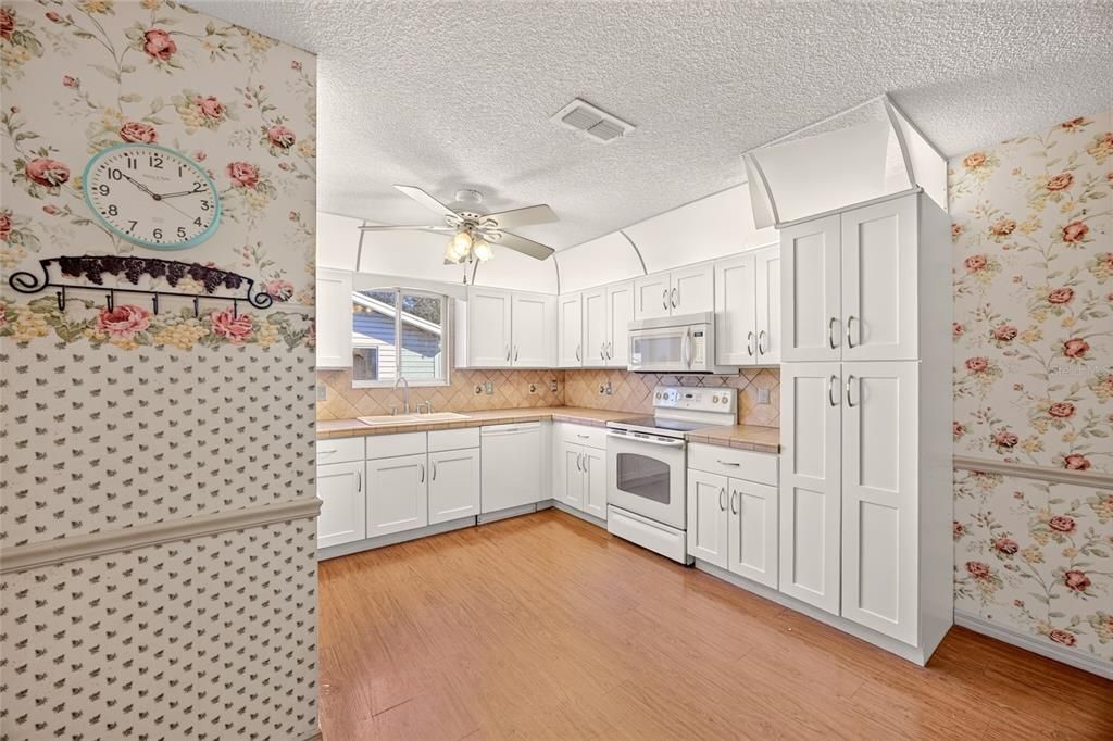 На продажу: $199,000 (3 спален, 2 ванн, 1526 Квадратных фут)