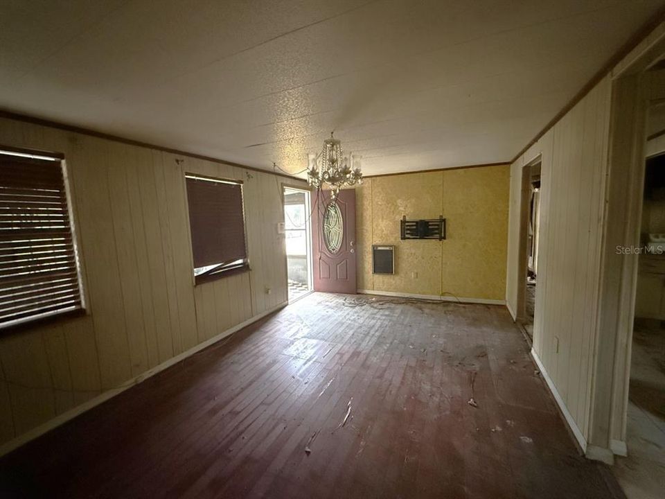 На продажу: $45,000 (3 спален, 1 ванн, 1236 Квадратных фут)