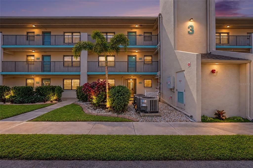 For Sale: $89,900 (2 beds, 2 baths, 1153 Square Feet)