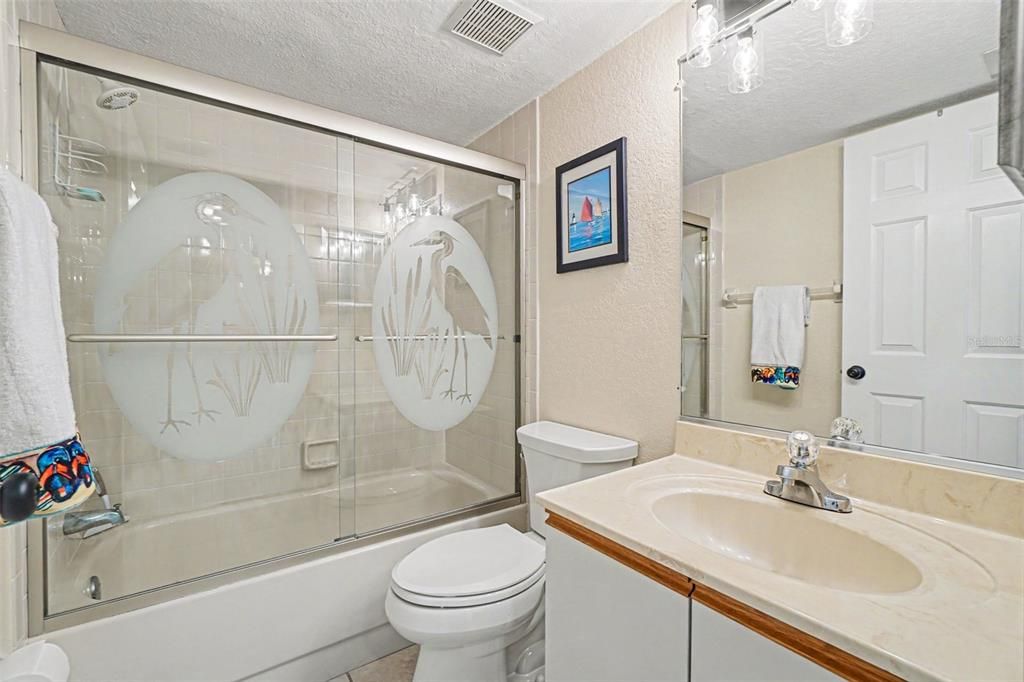 For Sale: $89,900 (2 beds, 2 baths, 1153 Square Feet)
