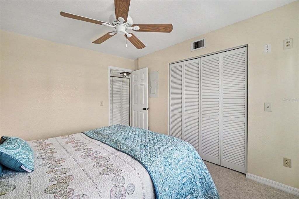 For Sale: $89,900 (2 beds, 2 baths, 1153 Square Feet)