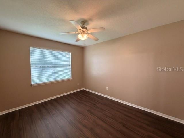 В аренду: $1,895 (3 спален, 2 ванн, 1370 Квадратных фут)