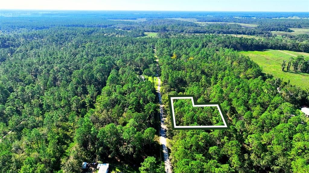 На продажу: $23,500 (1.01 acres)
