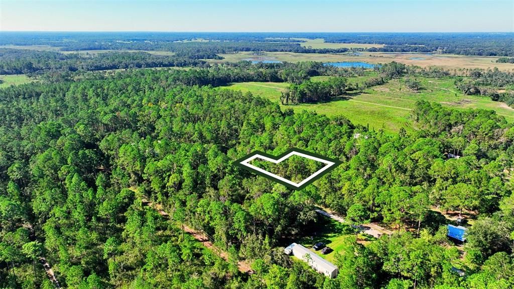 На продажу: $23,500 (1.01 acres)