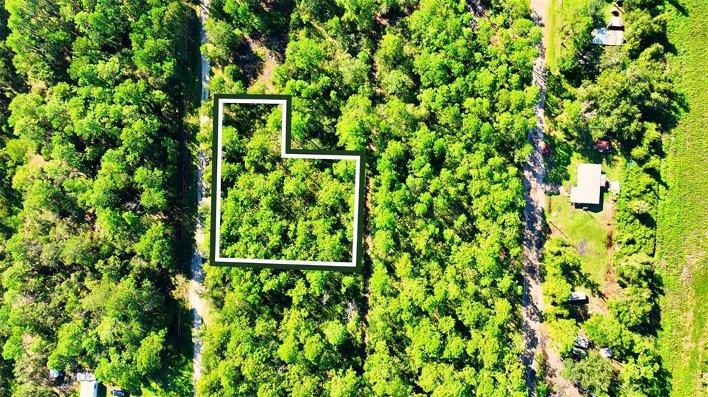 На продажу: $23,500 (1.01 acres)