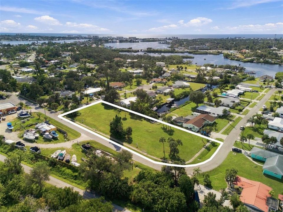 For Sale: $475,000 (0.91 acres)