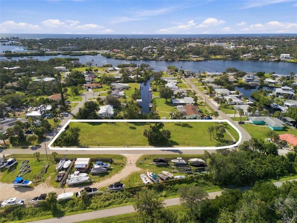 For Sale: $475,000 (0.91 acres)