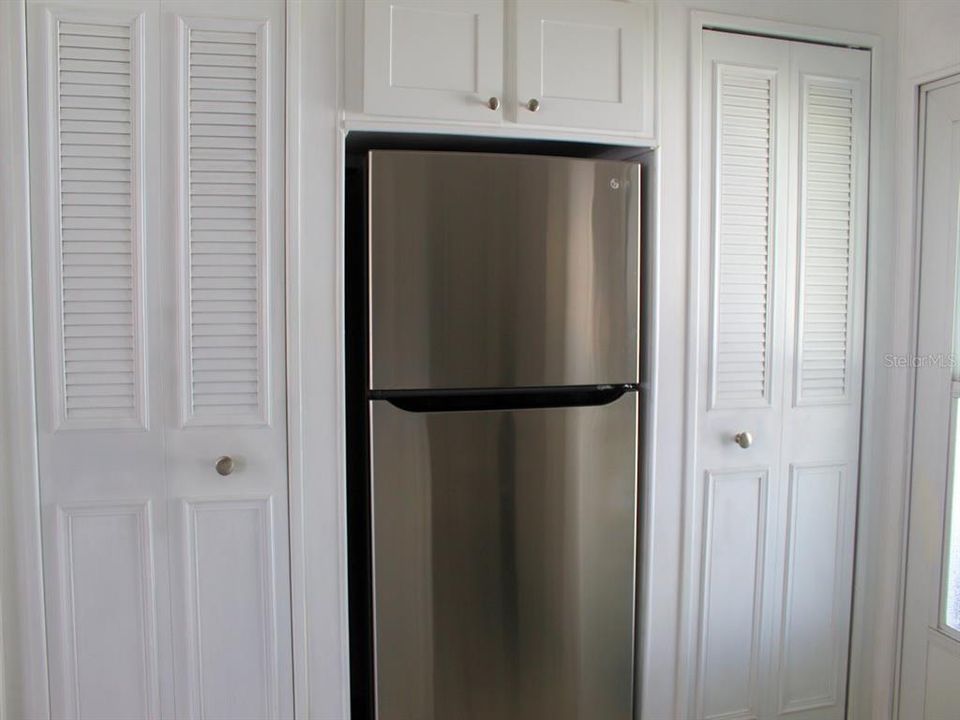 For Sale: $165,000 (2 beds, 2 baths, 1152 Square Feet)