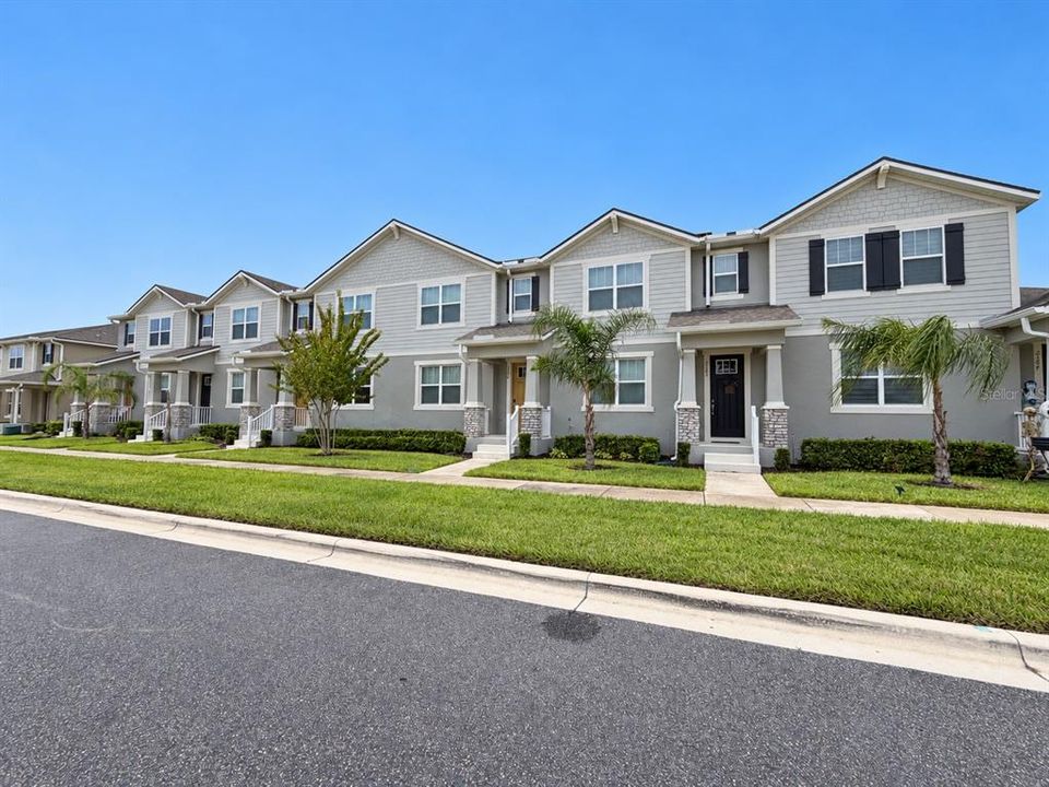 For Rent: $2,800 (3 beds, 2 baths, 1685 Square Feet)