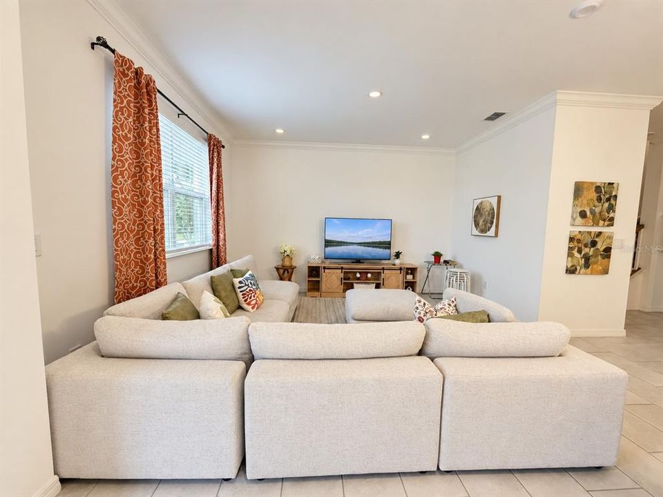 For Rent: $2,800 (3 beds, 2 baths, 1685 Square Feet)