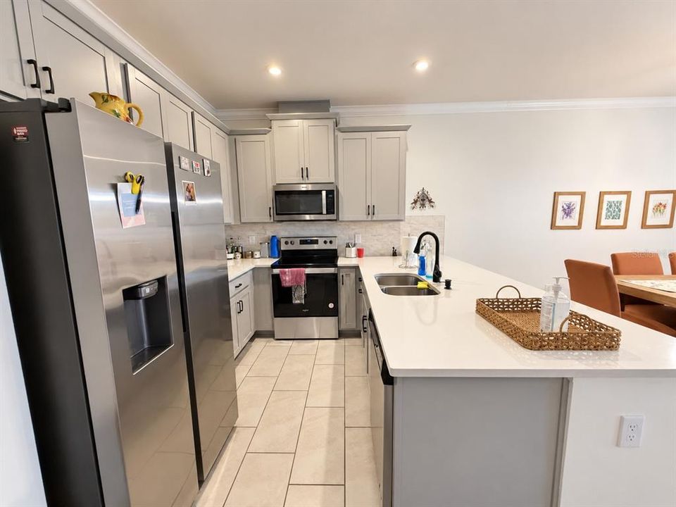 For Rent: $2,800 (3 beds, 2 baths, 1685 Square Feet)
