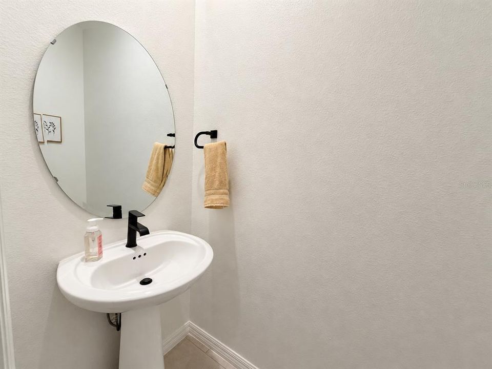 For Rent: $2,800 (3 beds, 2 baths, 1685 Square Feet)