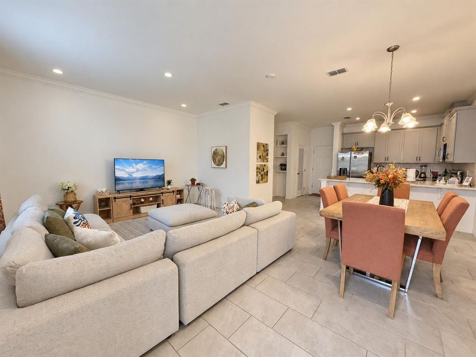 For Rent: $2,800 (3 beds, 2 baths, 1685 Square Feet)