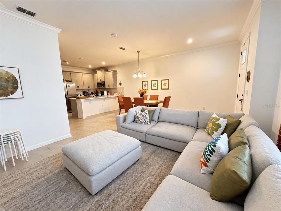 For Rent: $2,800 (3 beds, 2 baths, 1685 Square Feet)