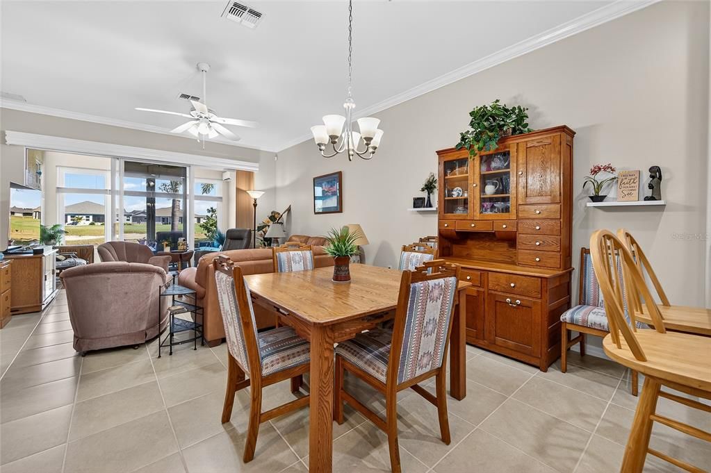 На продажу: $395,000 (2 спален, 2 ванн, 1387 Квадратных фут)