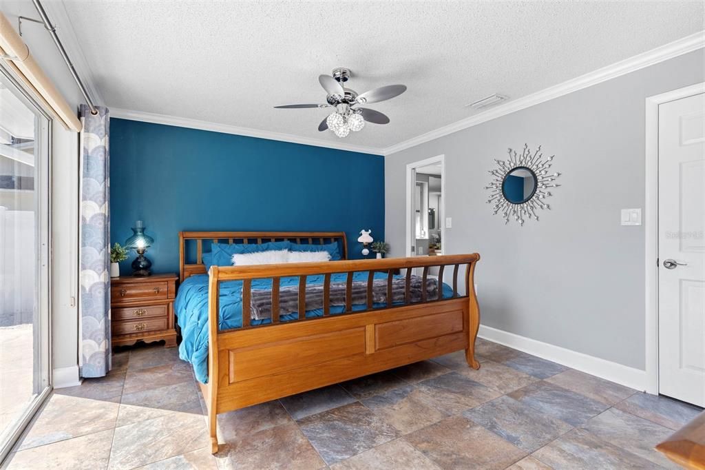 For Sale: $475,000 (3 beds, 3 baths, 1654 Square Feet)