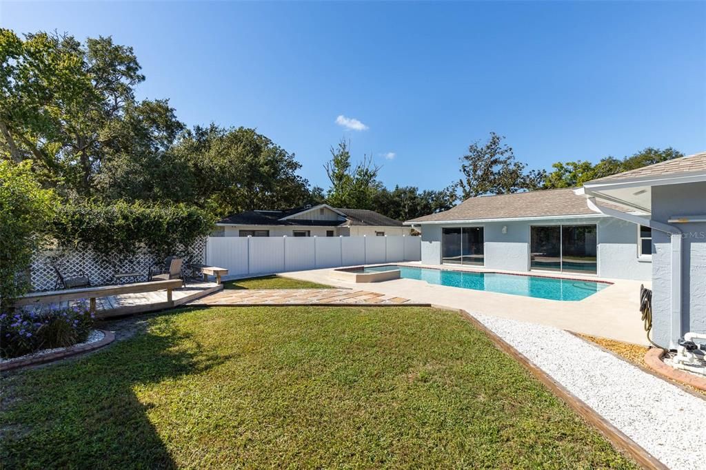 For Sale: $475,000 (3 beds, 3 baths, 1654 Square Feet)