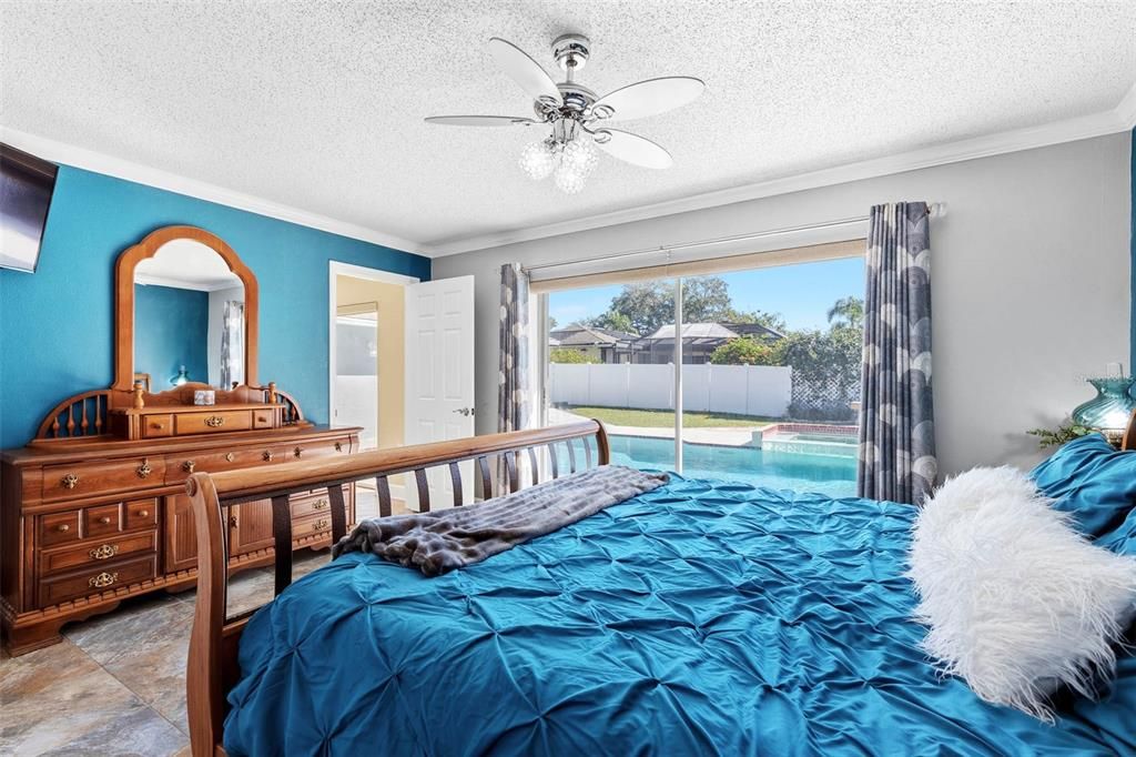 For Sale: $475,000 (3 beds, 3 baths, 1654 Square Feet)