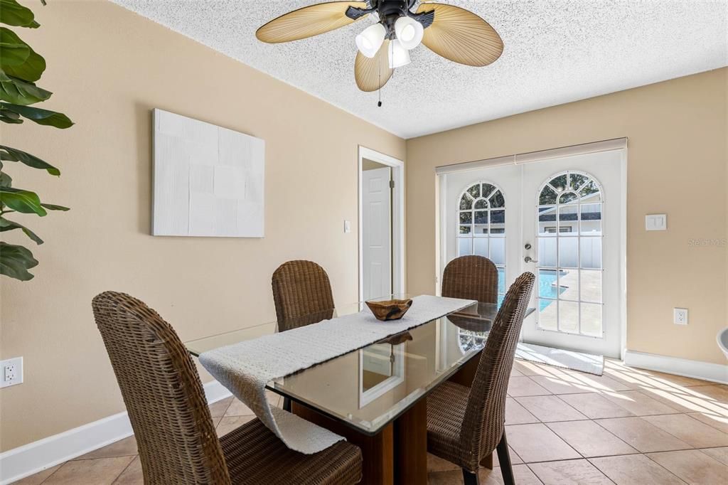 For Sale: $475,000 (3 beds, 3 baths, 1654 Square Feet)