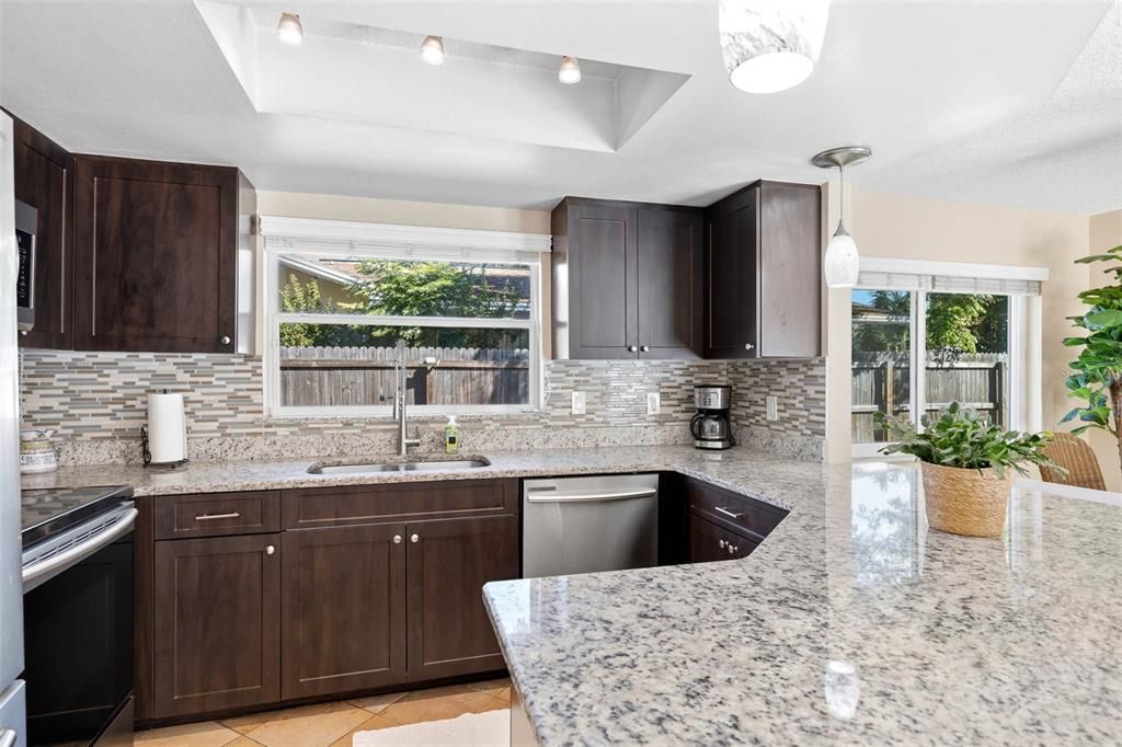 For Sale: $475,000 (3 beds, 3 baths, 1654 Square Feet)