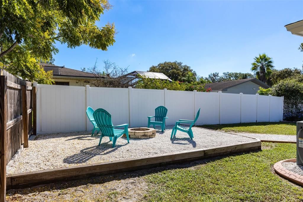 For Sale: $475,000 (3 beds, 3 baths, 1654 Square Feet)