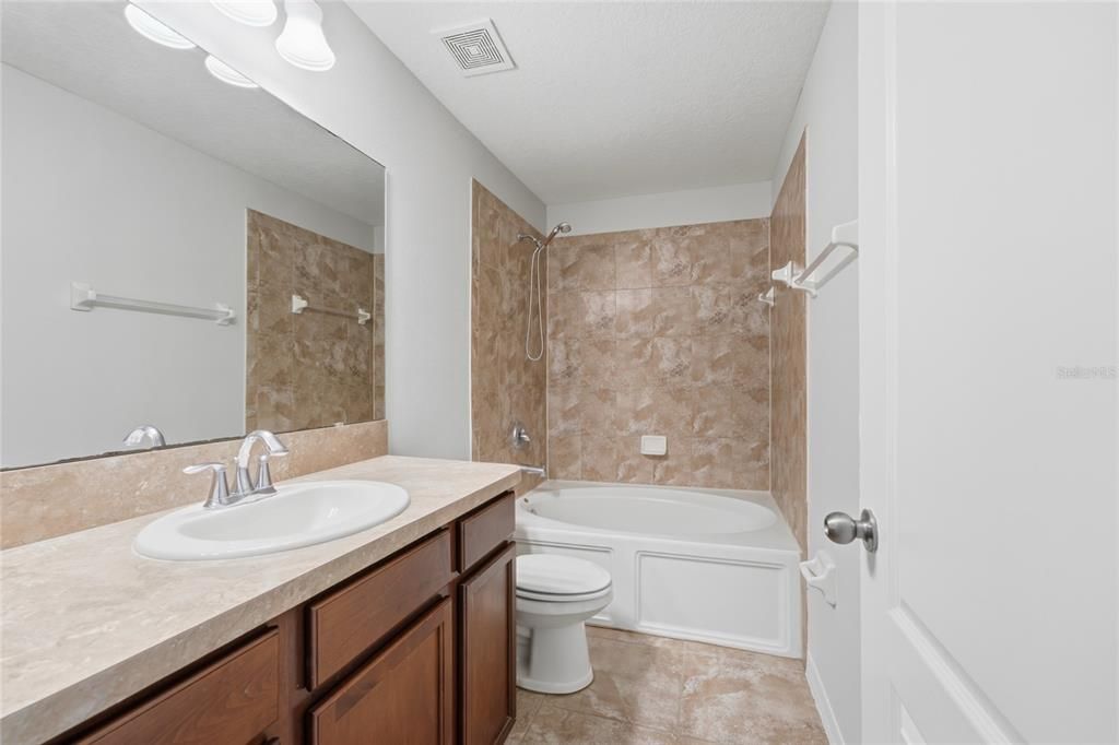 For Sale: $229,000 (2 beds, 2 baths, 1564 Square Feet)