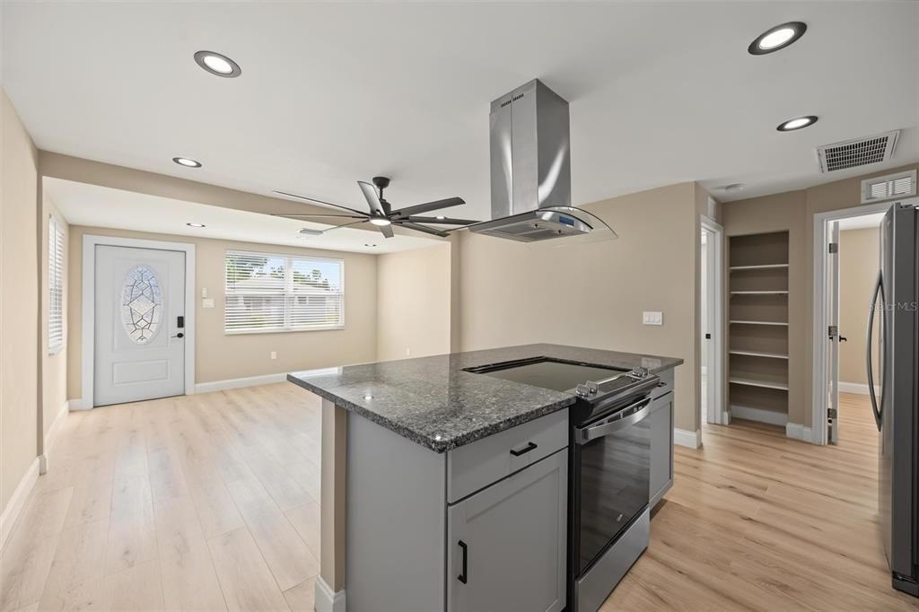 En Venta: $269,000 (3 camas, 2 baños, 847 Pies cuadrados)
