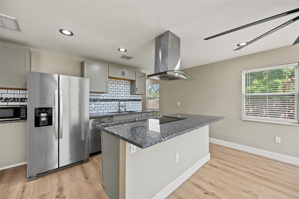 En Venta: $269,000 (3 camas, 2 baños, 847 Pies cuadrados)