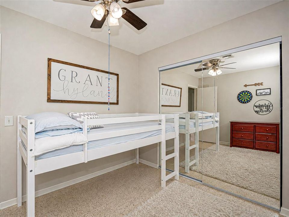 For Sale: $325,000 (3 beds, 2 baths, 1524 Square Feet)