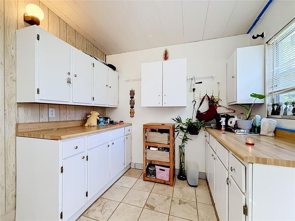 For Rent: $1,600 (3 beds, 1 baths, 672 Square Feet)