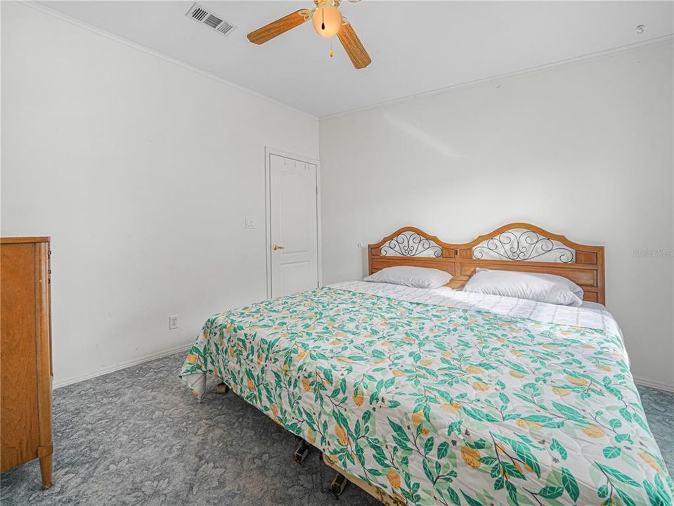 For Sale: $153,000 (2 beds, 2 baths, 1152 Square Feet)