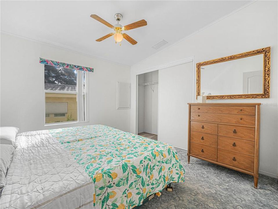For Sale: $153,000 (2 beds, 2 baths, 1152 Square Feet)