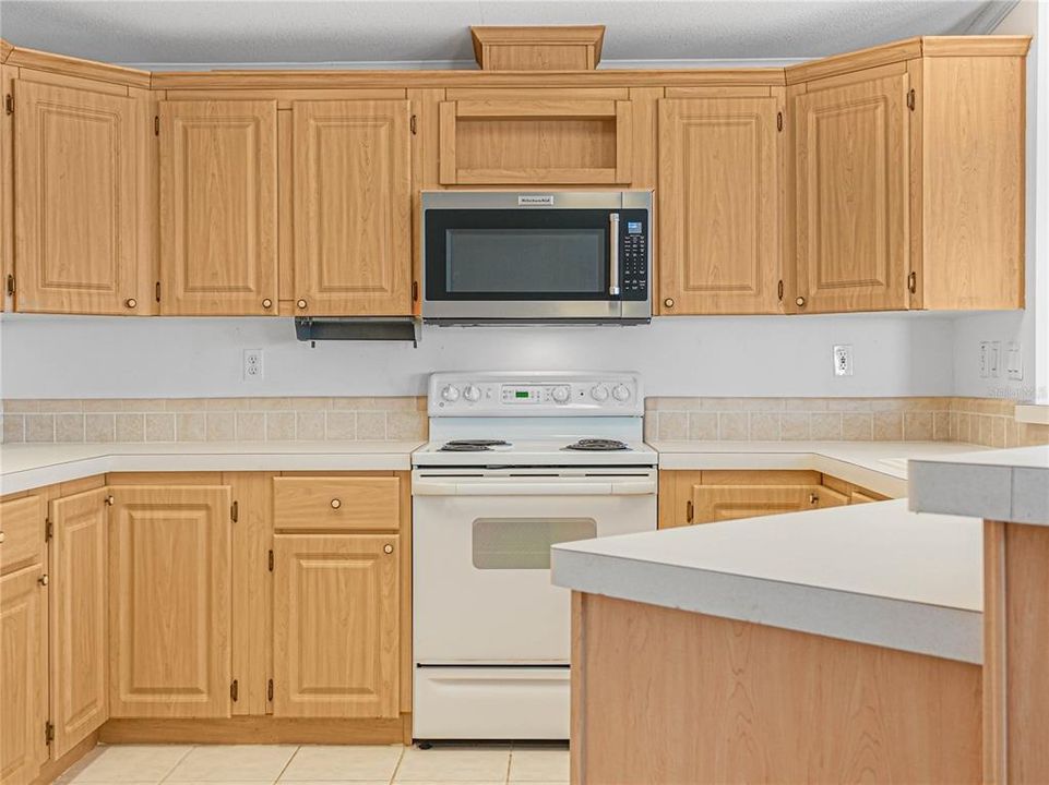 For Sale: $153,000 (2 beds, 2 baths, 1152 Square Feet)